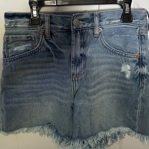 (NWOT) Desr John shorts. Size 25!